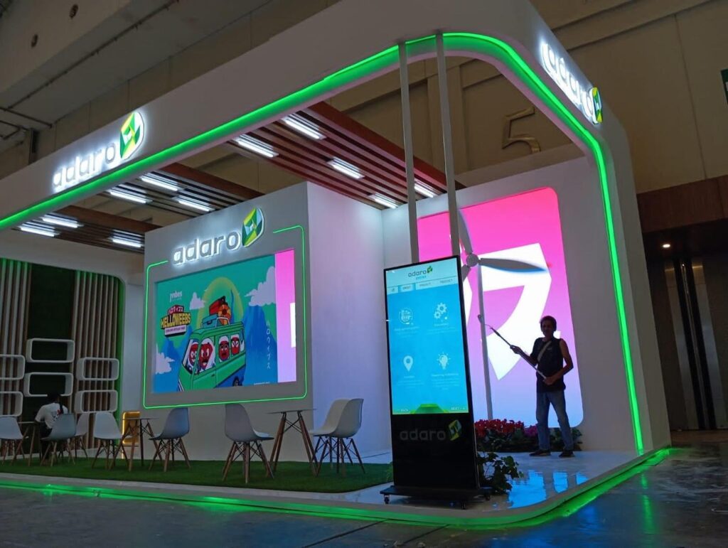 Booth pameran custom Adaro 2025 – Dua Latar Production