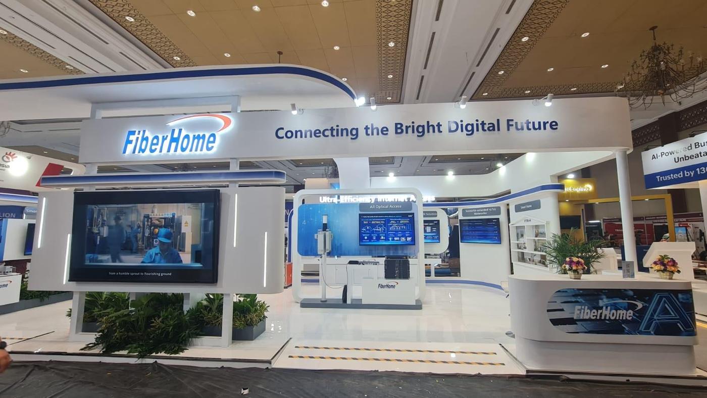Booth pameran custom FiberHome 2026 – Dua Latar Production