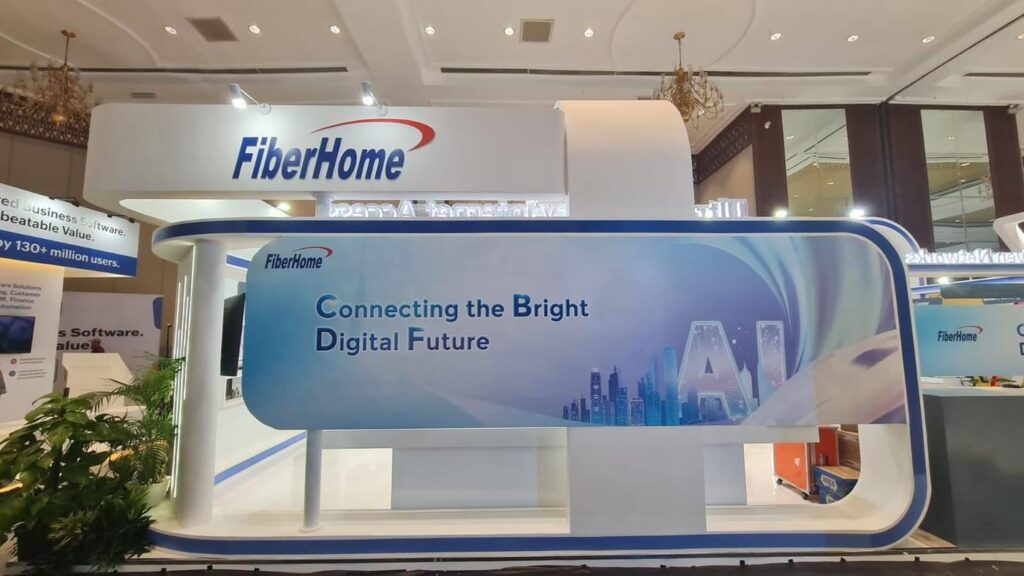 Booth pameran custom FiberHome 2026 – Dua Latar Production
